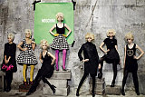 Moschino Cheap & chic F/W 07.08
M: Various
Ph: Peter Lindbergh